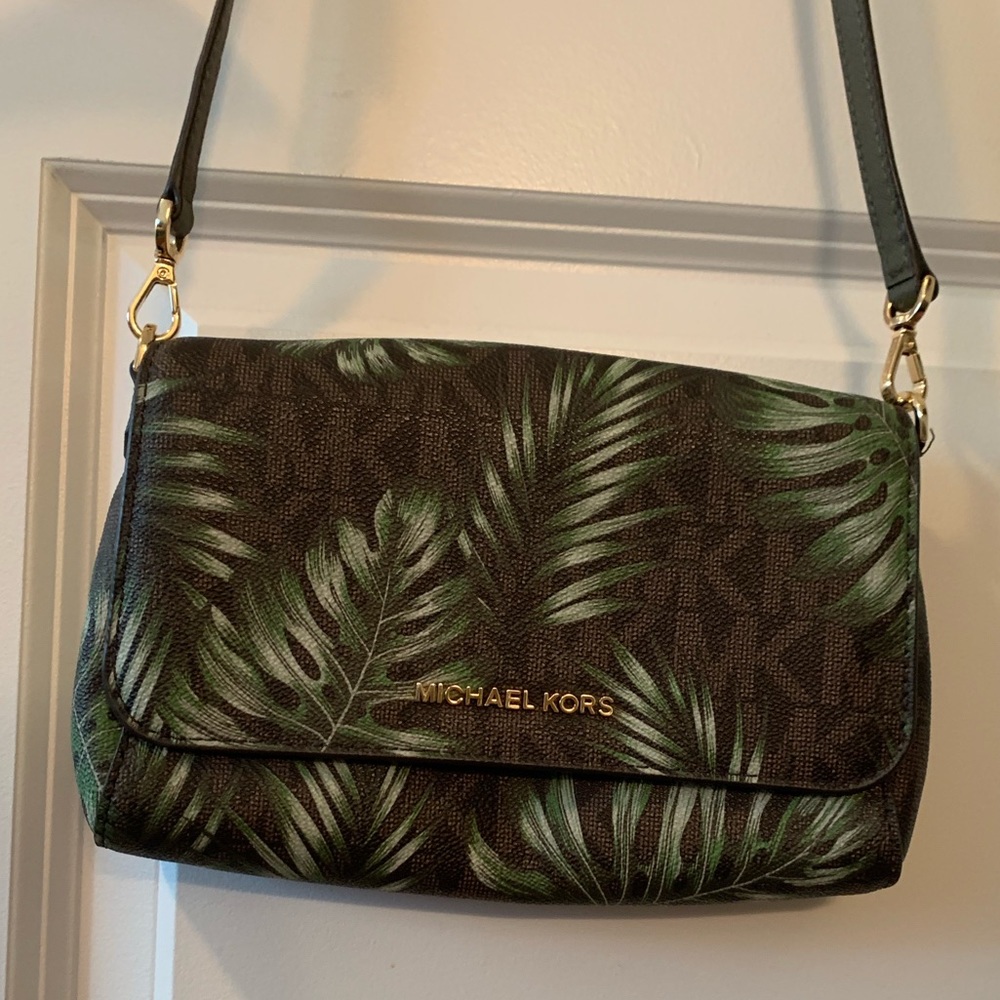 Michael Kors crossbody purse